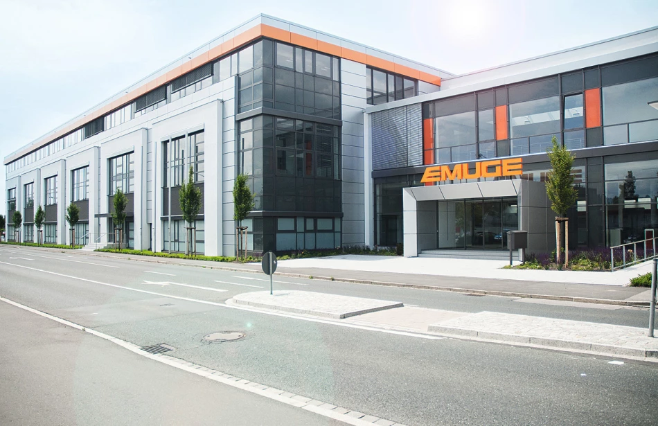 Haupteingang Gebäude EMUGE Franken
